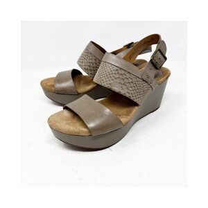 Clarks Artisan Sandals Size 8M Leather Snake Print Wedge‎ Platform Minimalist